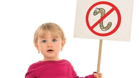 Würmer bei Kindern anhand der Symptome identifizieren